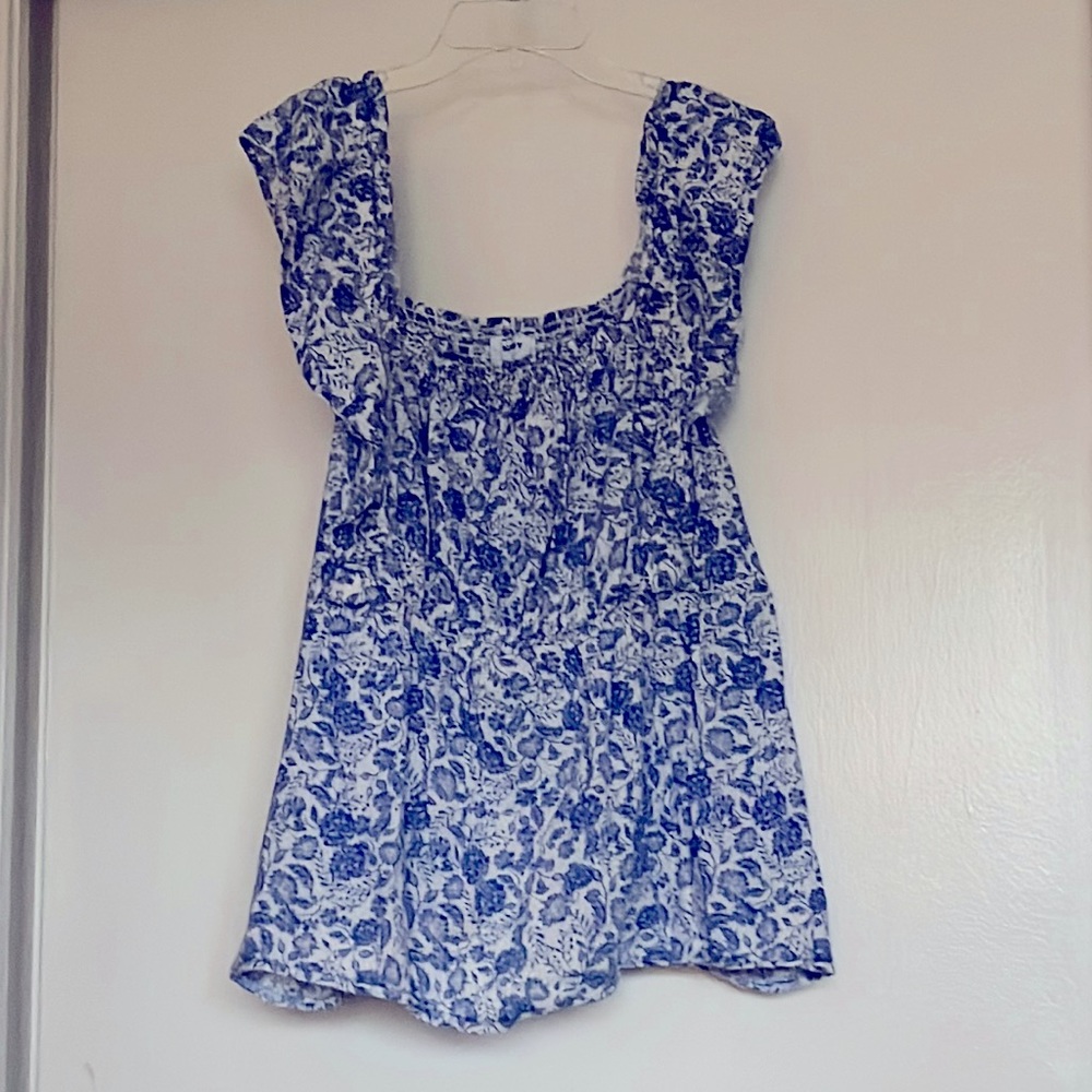 Blue and white floral top